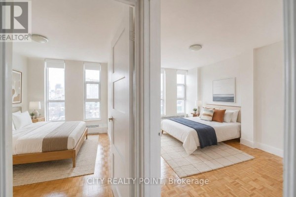 404 - 666 Spadina Avenue, Toronto, ON M5S2H8 Photo 2