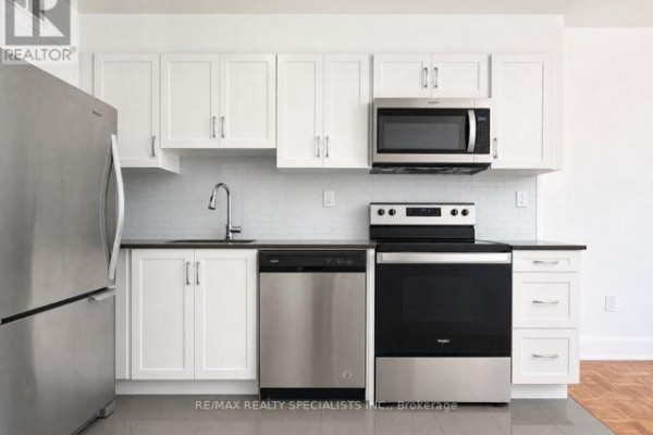 Bedroom - 404 - 80 Wellesley Street E, Toronto, ON M4Y1N9 Photo 4