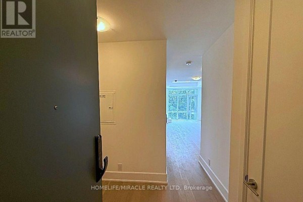 404 - 800 Broadview Avenue, Toronto, ON M4K2P7 Photo 3