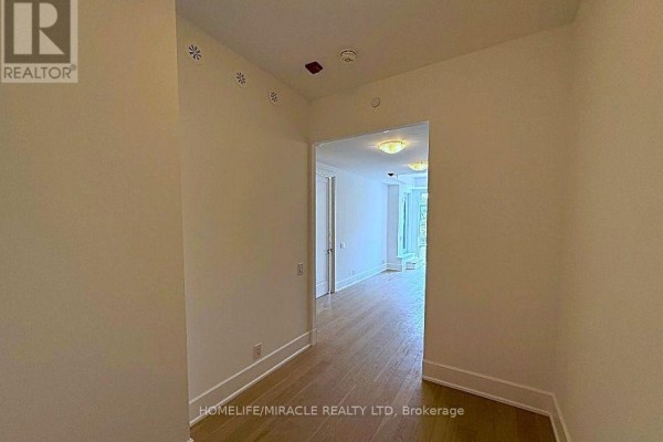 404 - 800 Broadview Avenue, Toronto, ON M4K2P7 Photo 4