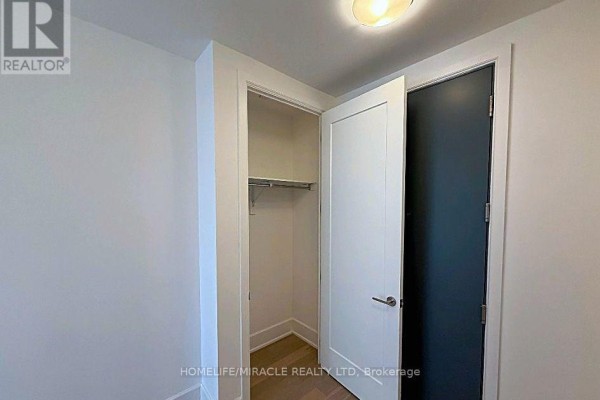 404 - 800 Broadview Avenue, Toronto, ON M4K2P7 Photo 5