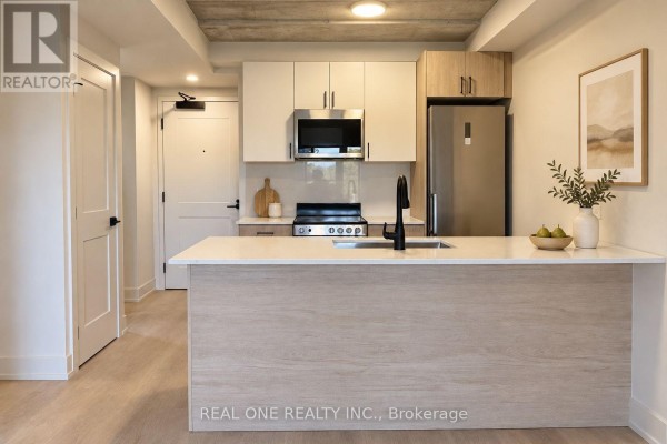 Kitchen - 404 - 810 King Street W, Hamilton, ON L8S0A7 Photo 3