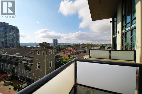 404 10 Renaissance Square, New Westminster, BC V3M7B1 Photo 4