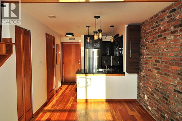 404 10 Renaissance Square, New Westminster, BC V3M7B1 Photo 5