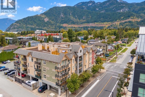404 1310 Victoria Street, Squamish, BC V8B0C3 Photo 2