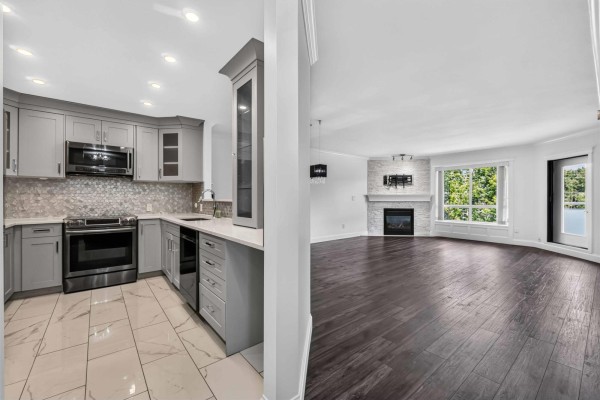 404 13680 84 Avenue, Surrey, BC V3W0T6 Photo 2