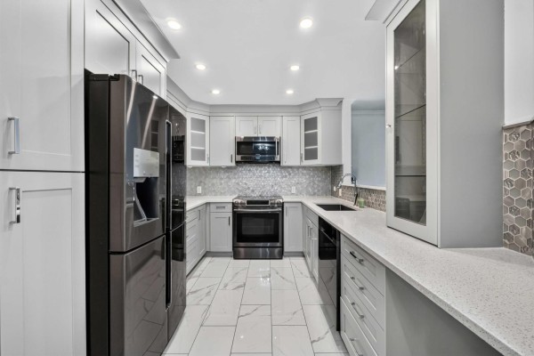 404 13680 84 Avenue, Surrey, BC V3W0T6 Photo 3