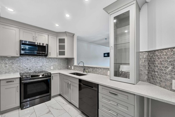 404 13680 84 Avenue, Surrey, BC V3W0T6 Photo 4