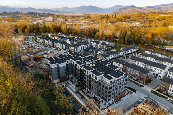 404 2771 Montrose Avenue, Abbotsford, BC V2S0R2 Photo 3