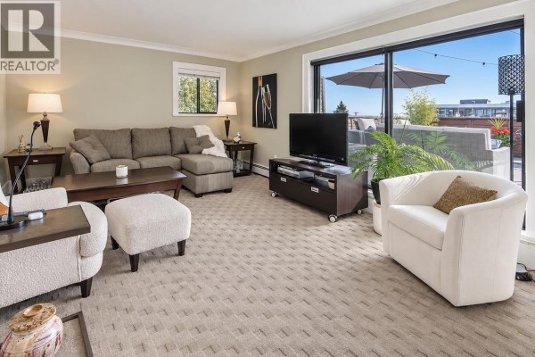 404 360 E 2nd Street, North Vancouver, BC V7L4N6 Photo 4