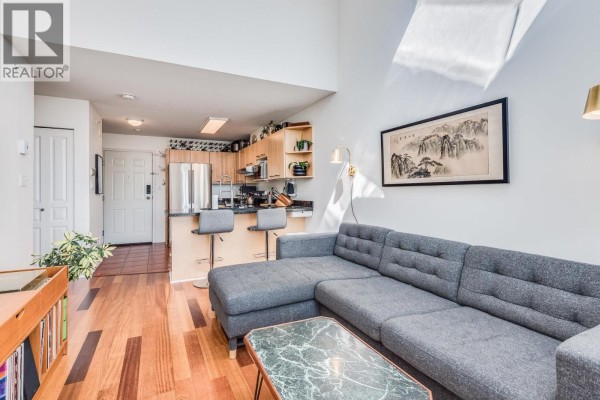 404 3939 Hastings Street, Burnaby, BC V5C2H8 Photo 4
