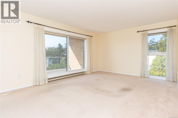 Ensuite - 404 4030 Quadra St, Saanich, BC V8X1K2 Photo 2