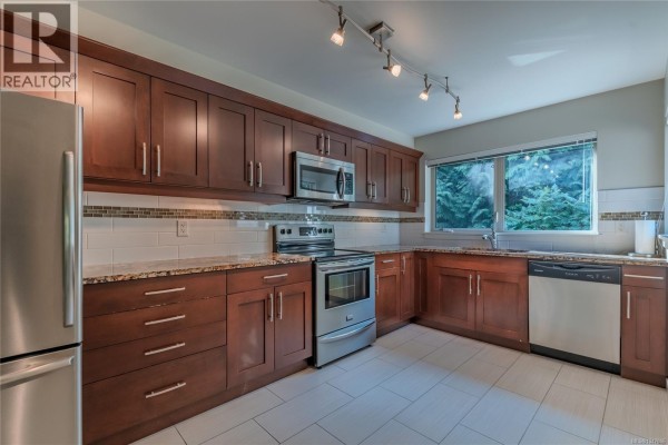 Living room - 404 5670 Edgewater Lane, Nanaimo, BC V9T6K1 Photo 3