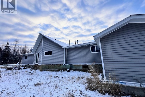 2pc Ensuite bath - 404 Blackpoint Bay, Black Point, SK S0M1G0 Photo 4