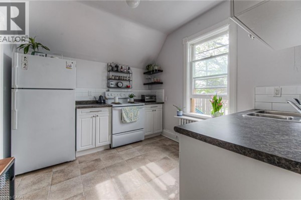 Living room - 404 Duke Street W Unit# Upper, Kitchener, ON N2H3Y5 Photo 4