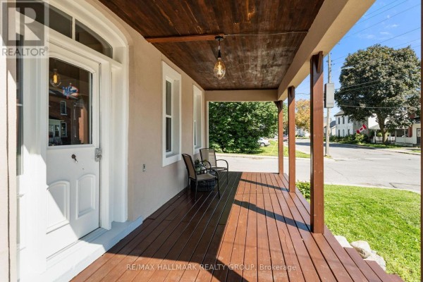 404 Henry Street W, Prescott, ON K0E1T0 Photo 4