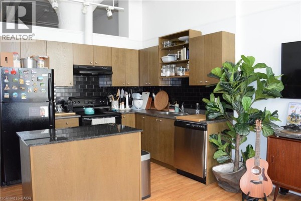 Den - 404 King Street W Unit# 204, Kitchener, ON N2G2L5 Photo 4
