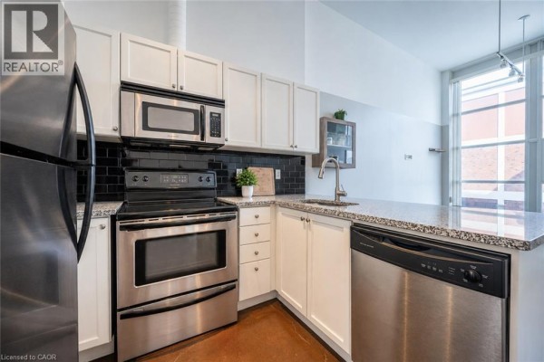 4pc Bathroom - 404 King Street W Unit# 509, Kitchener, ON N2G4Z9 Photo 3