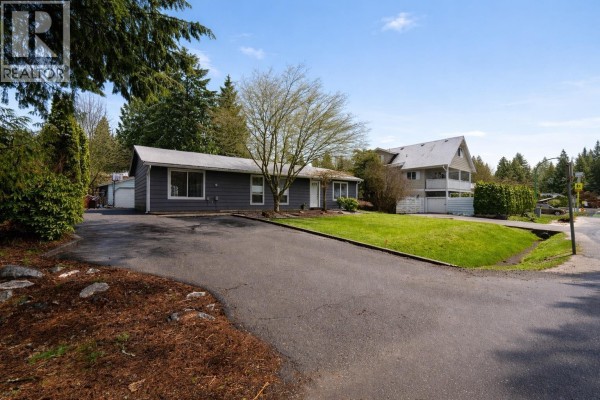 40410 Perth Drive, Squamish, BC V0N1T0 Photo 2