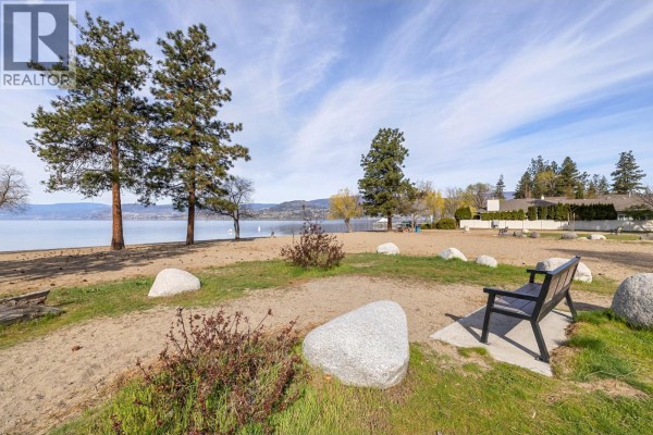 4pc Ensuite bath - 4049 Lakeshore Road Unit# 103, Kelowna, BC V1W1V7 Photo 5