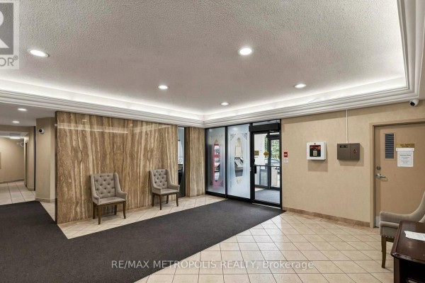 Kitchen - 405 - 121 Trudelle Street, Toronto, ON M1J3K4 Photo 3