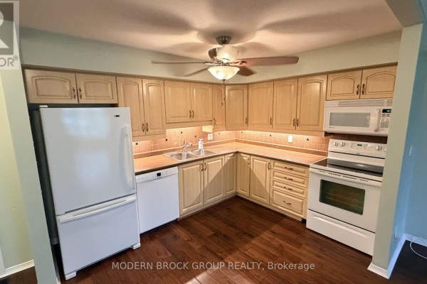 405 - 21 Liston Avenue, Brockville, ON K6V6Z3 Photo 5