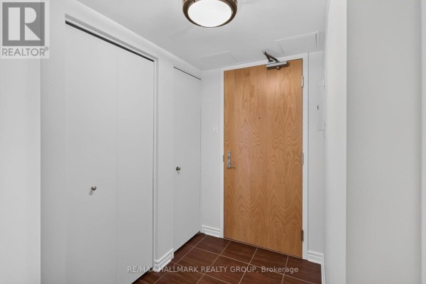 Bathroom - 405 - 250 Lett Street, Ottawa, ON K1R0A8 Photo 4