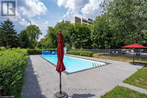 405 - 359 Geneva Street, St  Catharines, ON L2N2G5 Photo 3