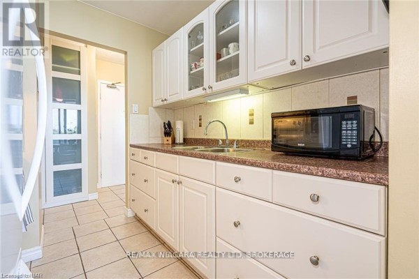 405 - 359 Geneva Street, St  Catharines, ON L2N2G5 Photo 4