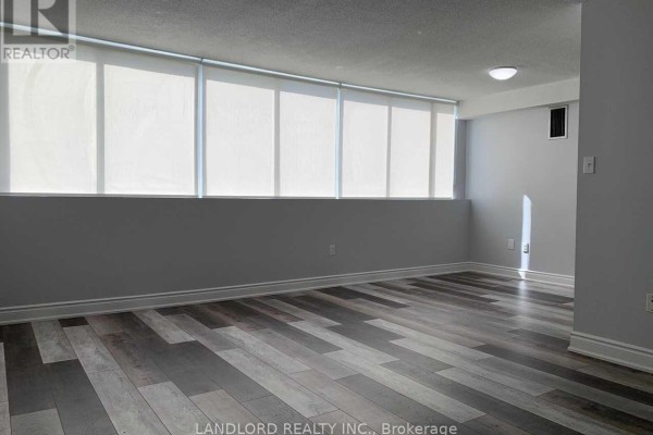 Dining room - 405 - 3590 Kaneff Crescent, Mississauga, ON L5A3X3 Photo 2