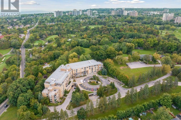 405 - 452 Scarborough Golf Club Road, Toronto