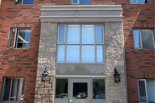 405 - 496 Yonge Street, Barrie, ON L4N4E2 Photo 2