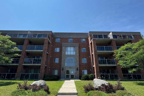 405 - 496 Yonge Street, Barrie, ON L4N4E2 Photo 3