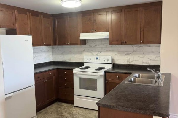 405 - 496 Yonge Street, Barrie, ON L4N4E2 Photo 4