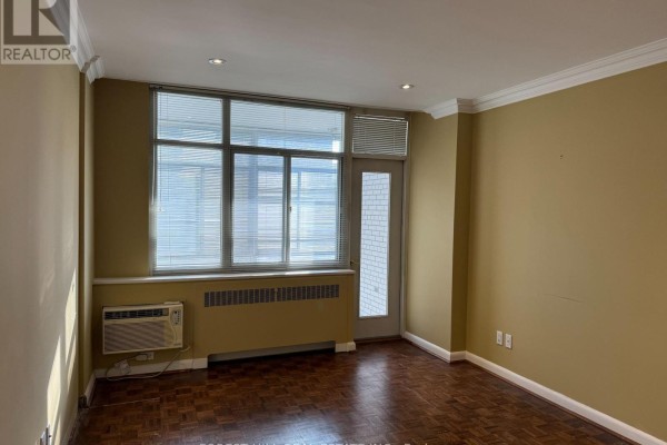Bedroom - 405 - 500 Avenue Road, Toronto, ON M4V2J6 Photo 4