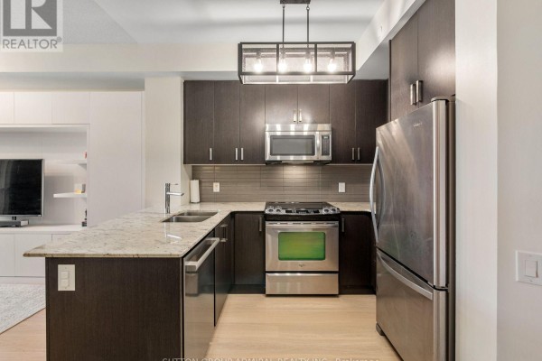 Primary Bedroom - 405 - 7608 Yonge Street, Vaughan, ON L4J0J5 Photo 4