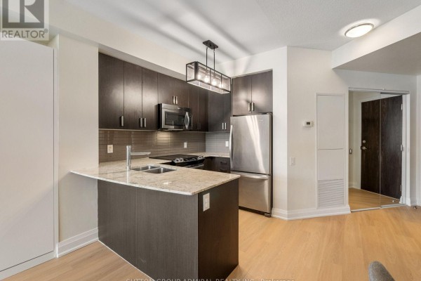 Den - 405 - 7608 Yonge Street, Vaughan, ON L4J0J5 Photo 5
