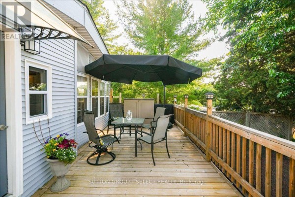 Kitchen - 405 - 8685 Rock Glen Road, Lambton Shores, ON N0M1B0 Photo 5