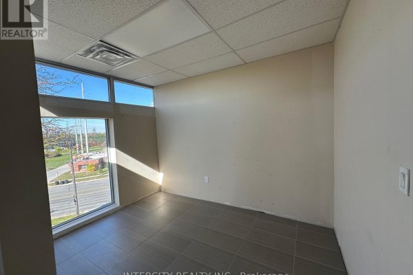 405 & 406 - 2901 Lawrence Avenue E, Toronto, ON M1P2T4 Photo 2