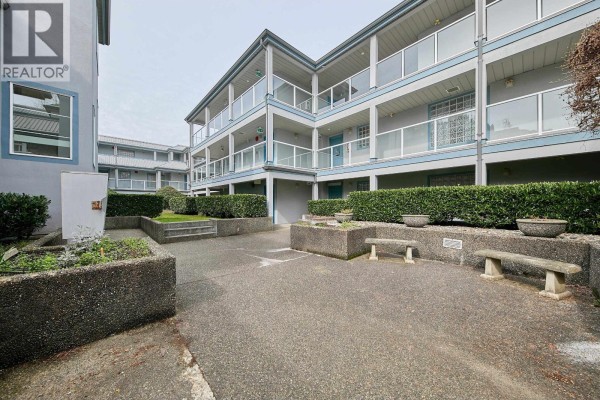 405 11519 Burnett Street, Maple Ridge, BC, photo 2