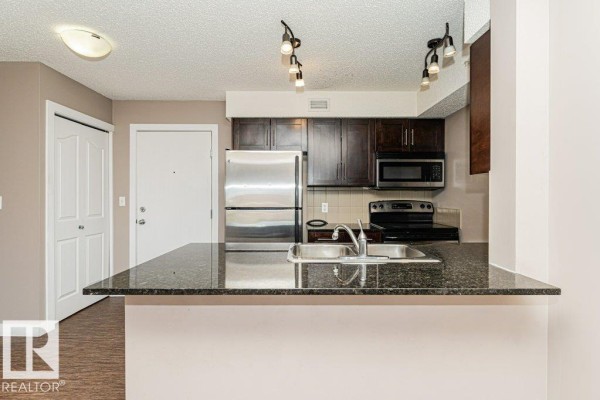 Primary Bedroom - #405 11804 22 Av Sw, Edmonton, AB T6W2A2 Photo 4