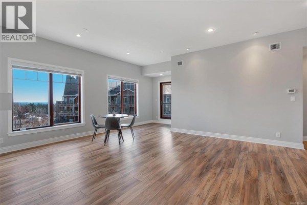 Balcony - 405 1335 Bear Mountain Pkwy, Langford, BC V9B6T9 Photo 4