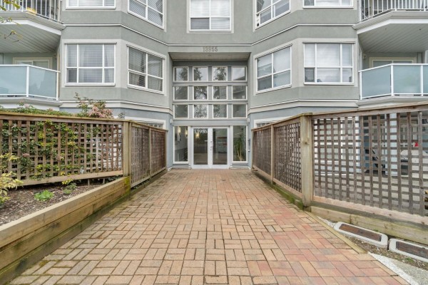 405 13955 Laurel Drive, Surrey, BC, photo 2