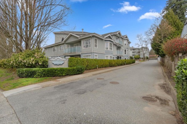 405 13955 Laurel Drive, Surrey, BC, photo 3