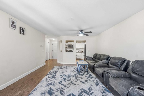 405 2435 Center Street, Abbotsford, BC V2T2N4 Photo 4