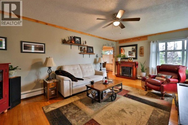 Primary Bedroom - 405 3 Avenue W, Cardston, AB T0K0K0 Photo 5