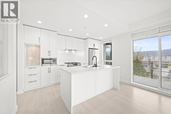405 3038 St George Street, Port Moody, BC V3H0L3 Photo 3
