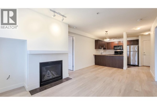 405 3260 St Johns Street, Port Moody, BC V3H0B9 Photo 2