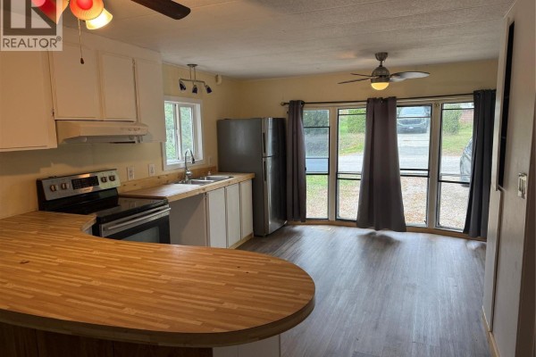 Workshop - 405 3rd Avenue, Castlegar, BC V1N1Y1 Photo 2