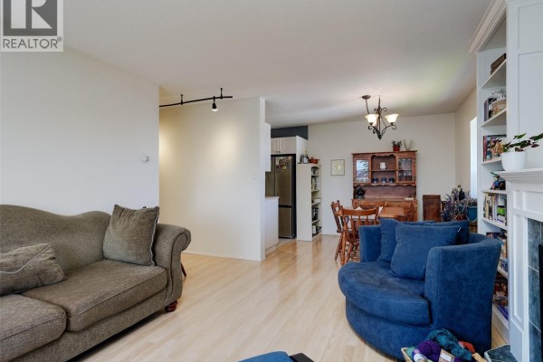 Kitchen - 405 710 Lampson St, Esquimalt, BC V9A6A6 Photo 5